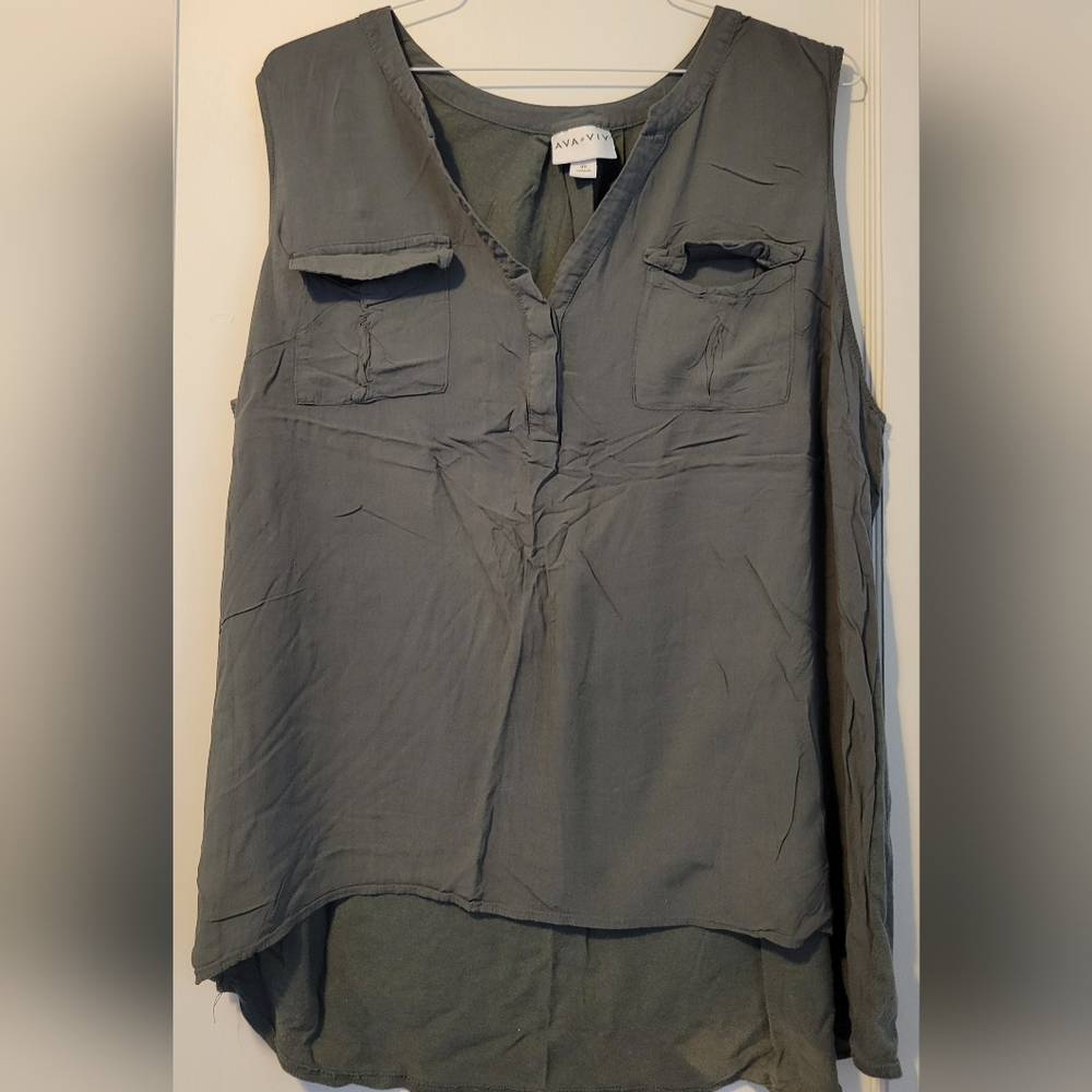 Sleeveless Gray Top